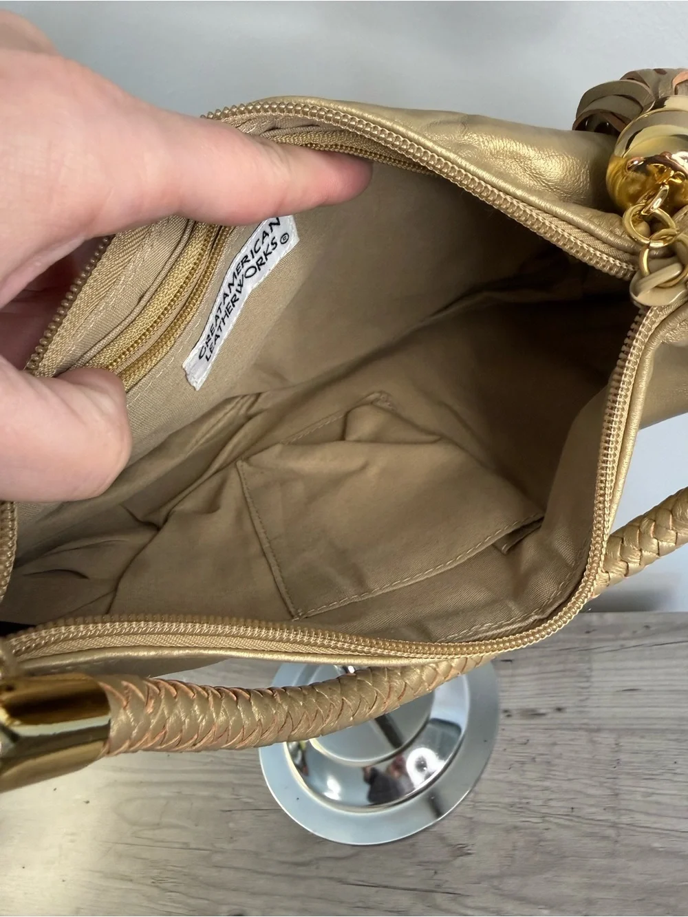 Great American Leatherworks Gold Leather Shoulder Bag - Picture 6 of 6